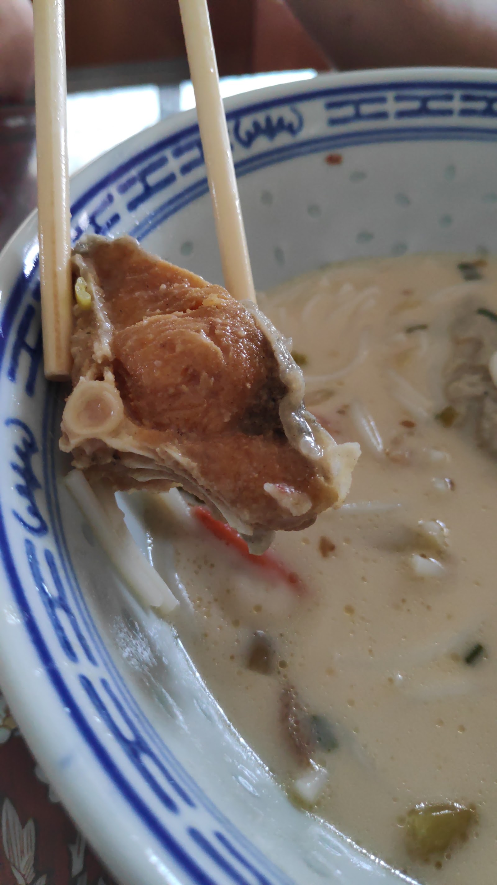 鲜松鱼头米粉/米线/伊面 Fish Head Mihoon/Yee Mee